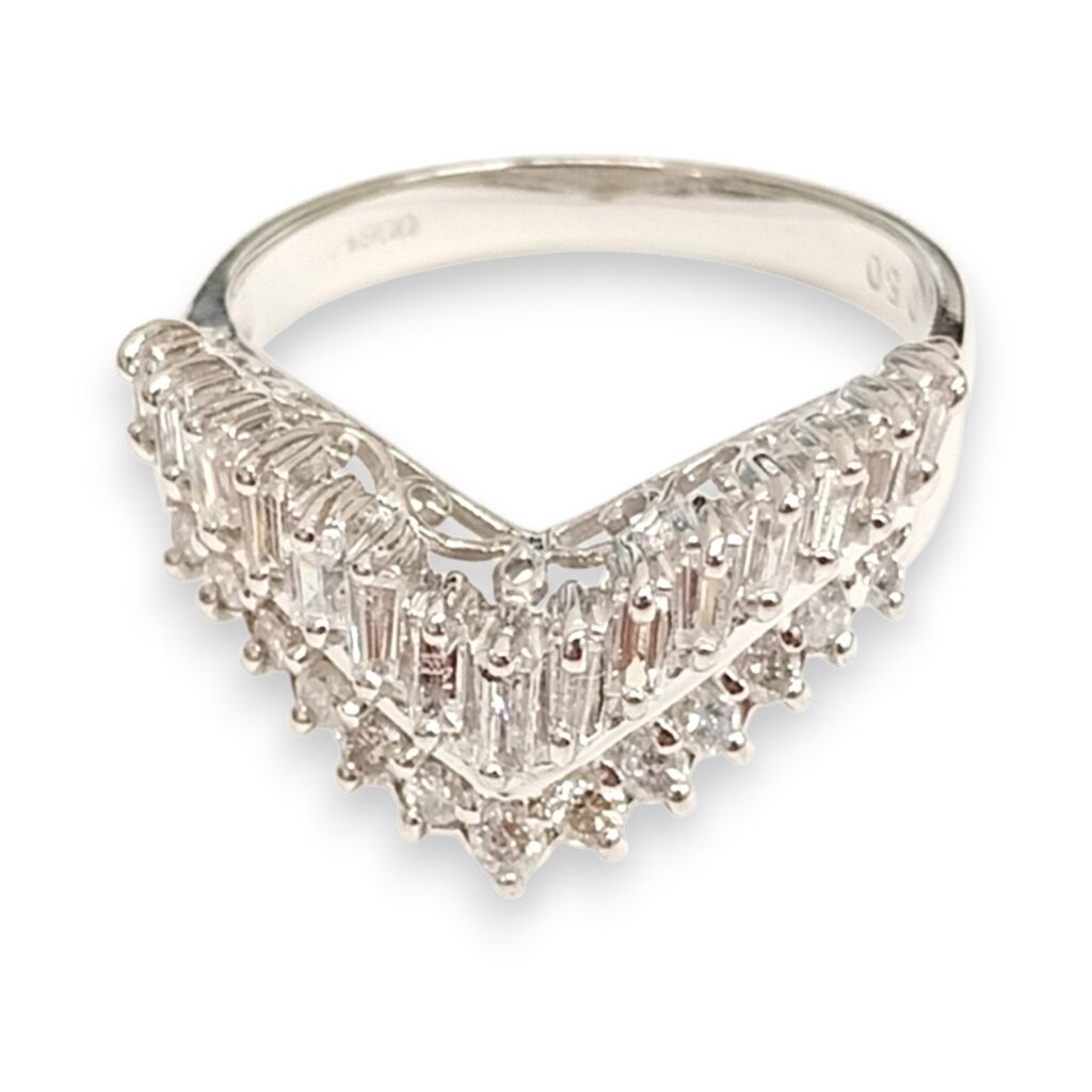 Pt900 メレ・テーパーダイヤモンド 0.50ct V字 リング 4.97g 12号 買取